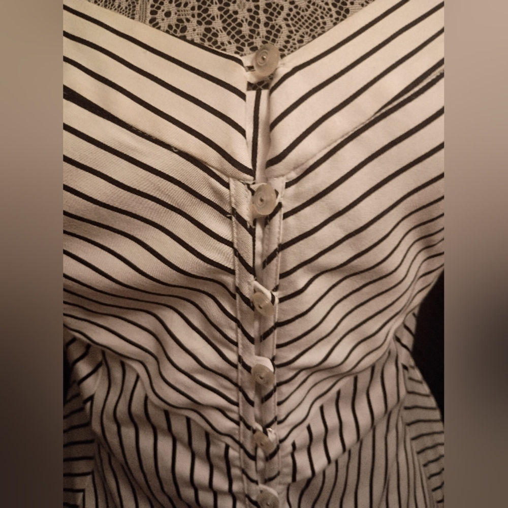 White House Black Market Striped Button Halter Tie Bustier/Top Sz 2 Like New - Picture 7 of 16